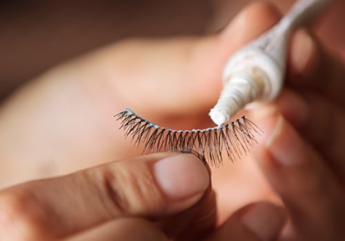 Can eyelash glue damage your eyelids?