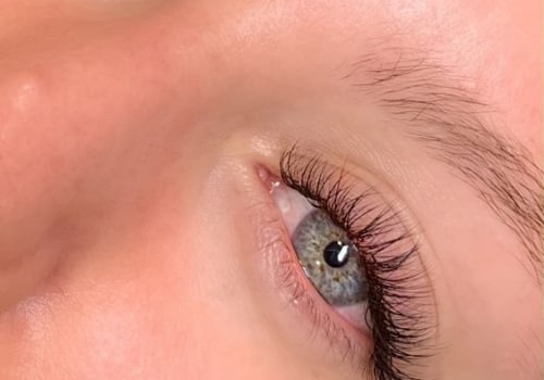 What false eyelashes are best for small eyes?